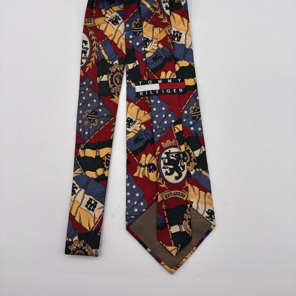 Vintage Tommy Hilfiger Men's Tie 100% Italian Silk USA Made Flags Crest Logo Red - Picture 7 of 8